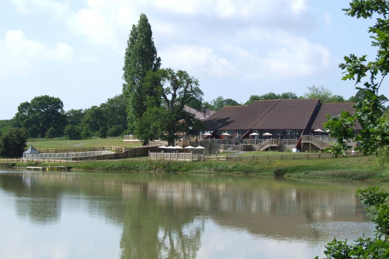 Lakeside Park Hotel & Spa Fishbourne Kültér fotó